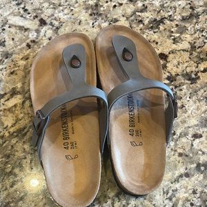 Brand new knockoff birkenstock Gizeh in stone color. Size 40 regular
